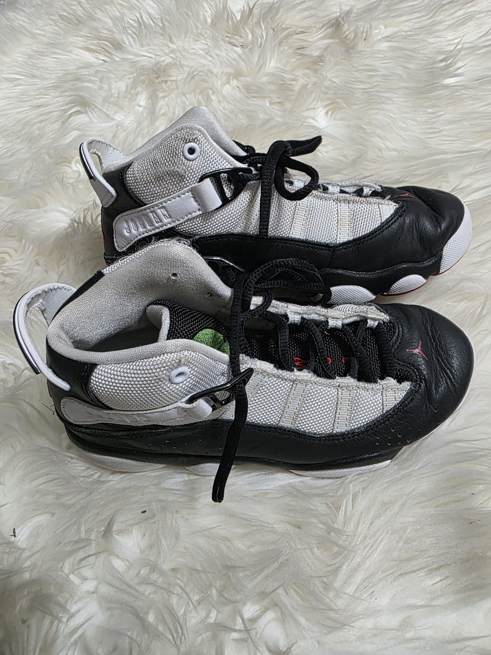 Kids Black and White Basketball Shoes - Jordan Style - Picture 2 of 5